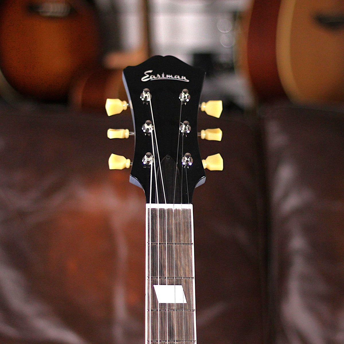 Eastman, 16" Hollow Thinline, Tonerider P90, Trapeze, Iced Blue