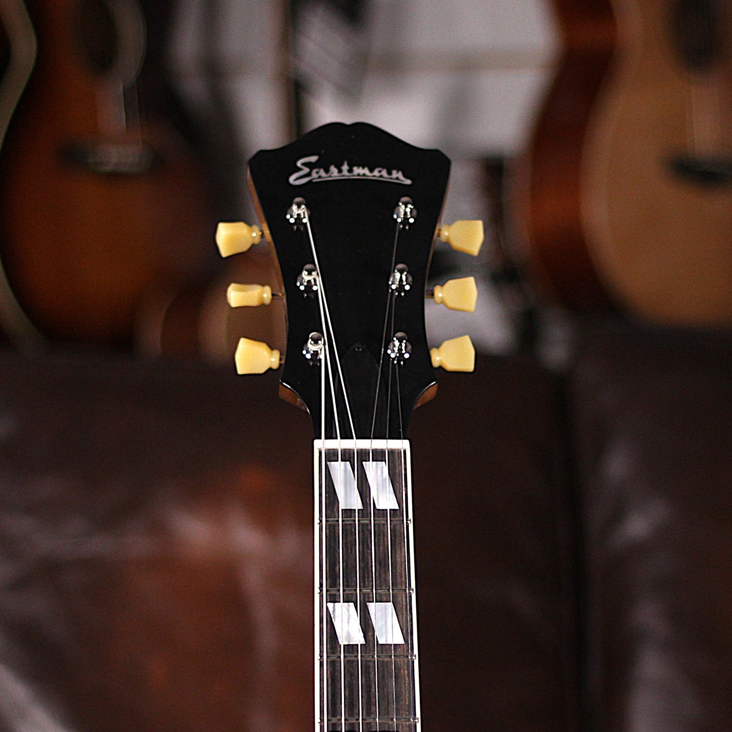 Eastman T58-GD Gold Archtop Tonerider Bigsby