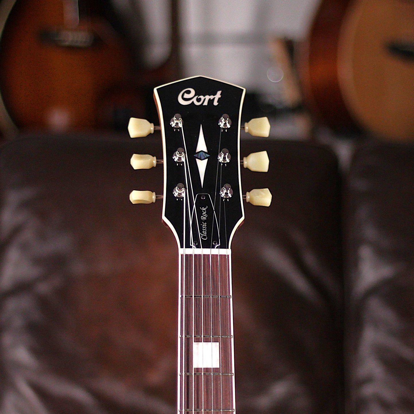Cort CR200 Bigsby Vibrato Gold Top