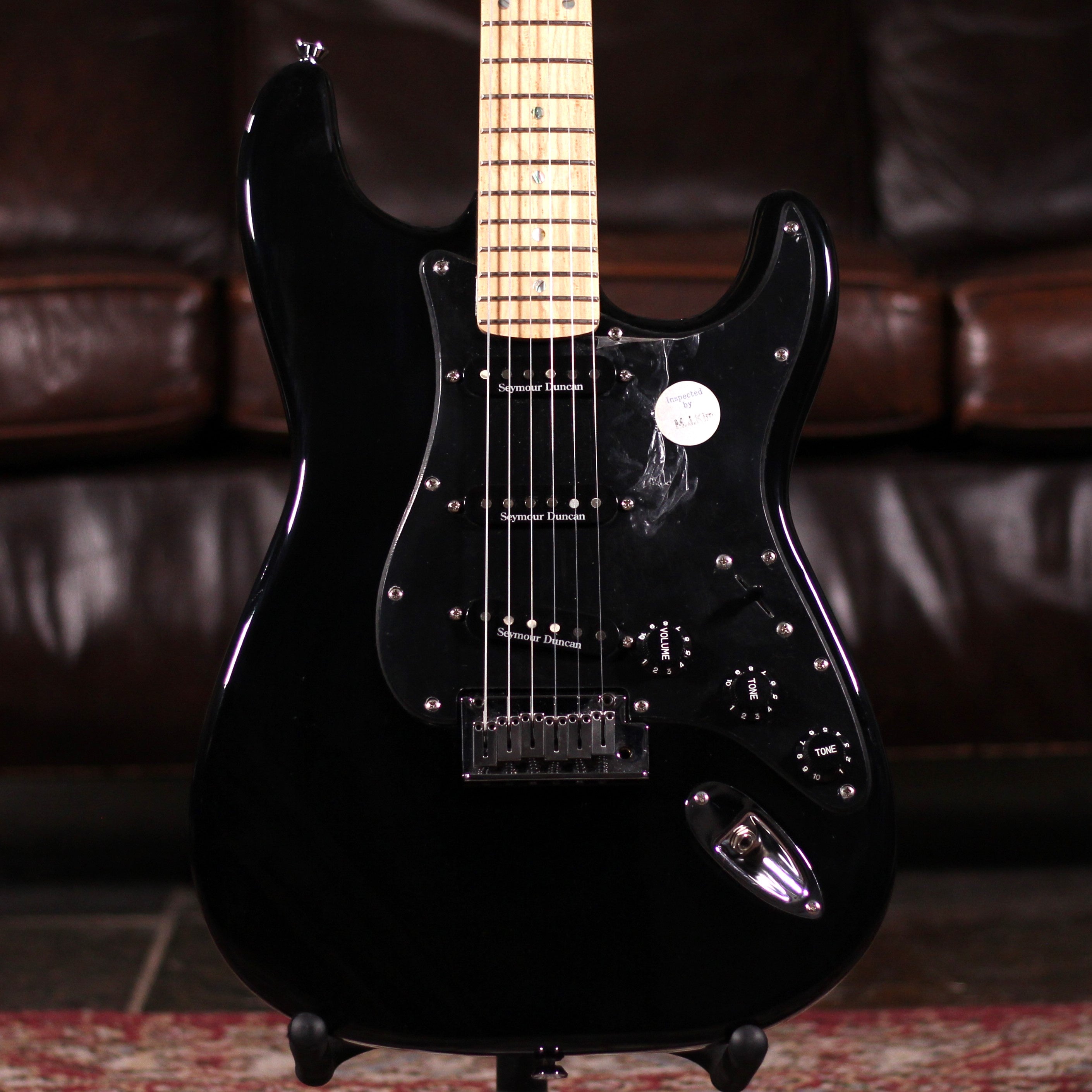 USED - Fender Lite Ash Stratocaster - Black – Foulds Guitars
