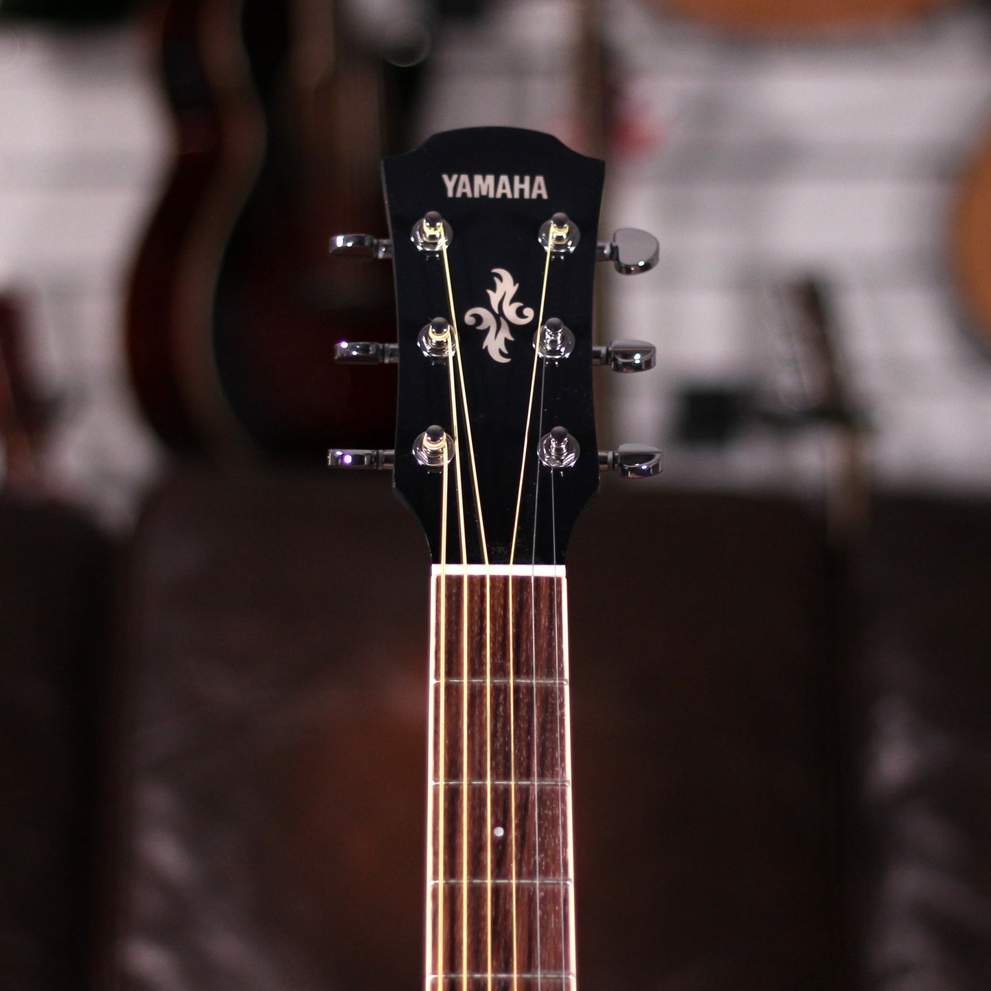 Yamaha APX 600 Oriental Blue Burst