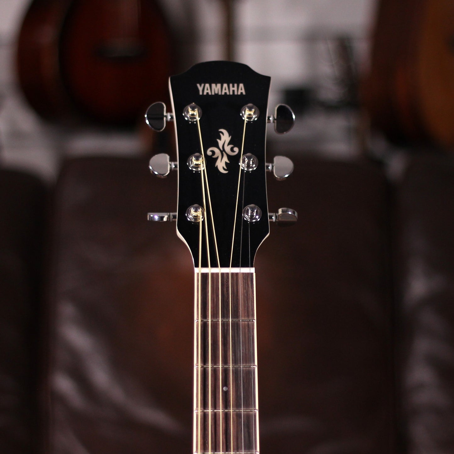 Yamaha APX 600 - Vintage White