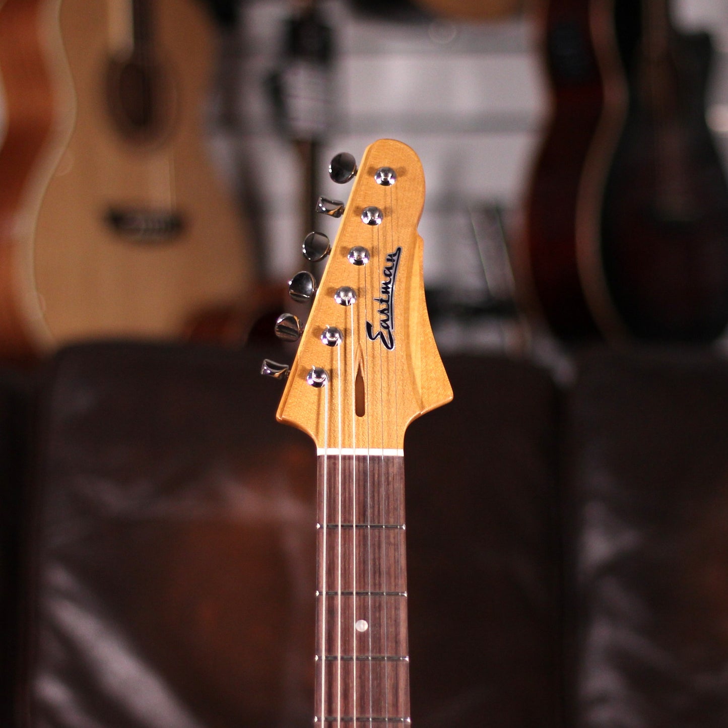 Eastman Fullertone DC62 - Desert Sand