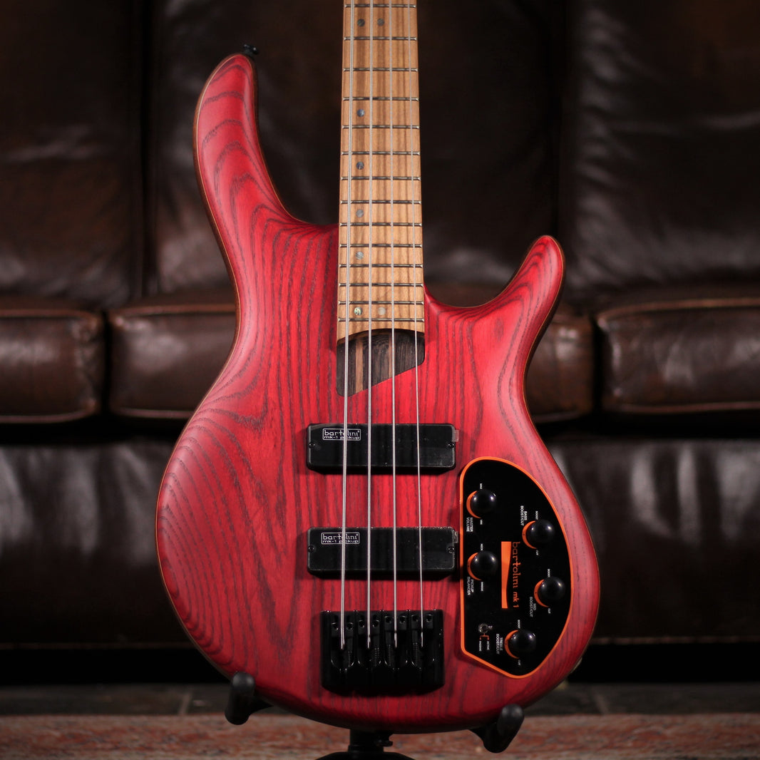 Electric Basses Foulds Guitars electric-basses-foulds-guitars