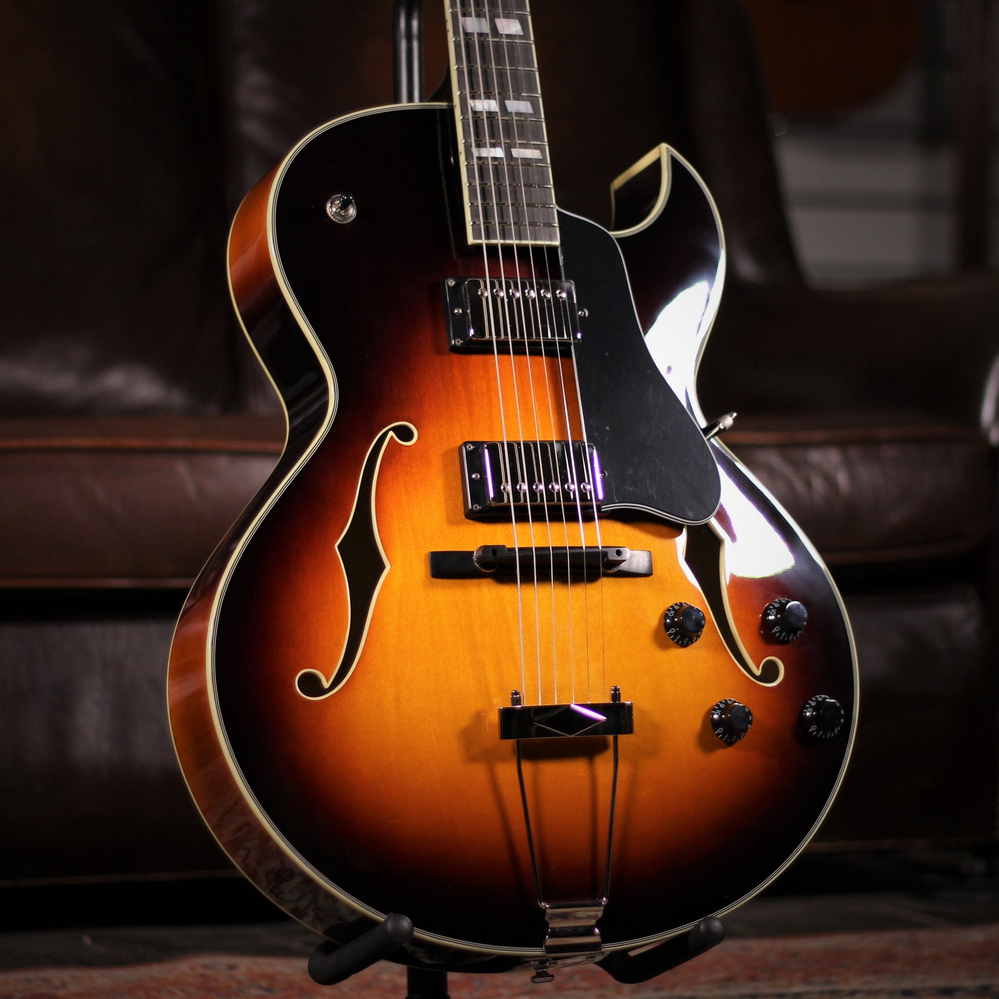 Eastman AR372CE angled