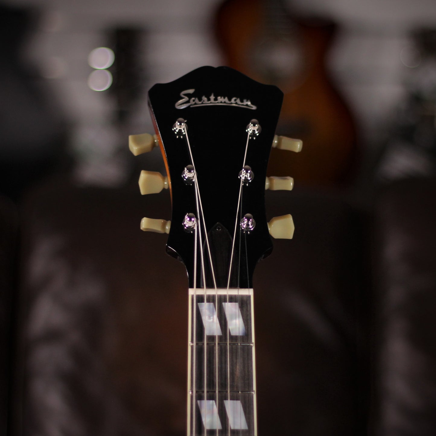 Eastman AR372CE headstock