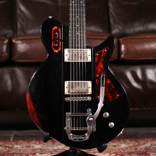 Eastman Juliet/V-BK - Electric Guitars available at Foulds Guitars Derby