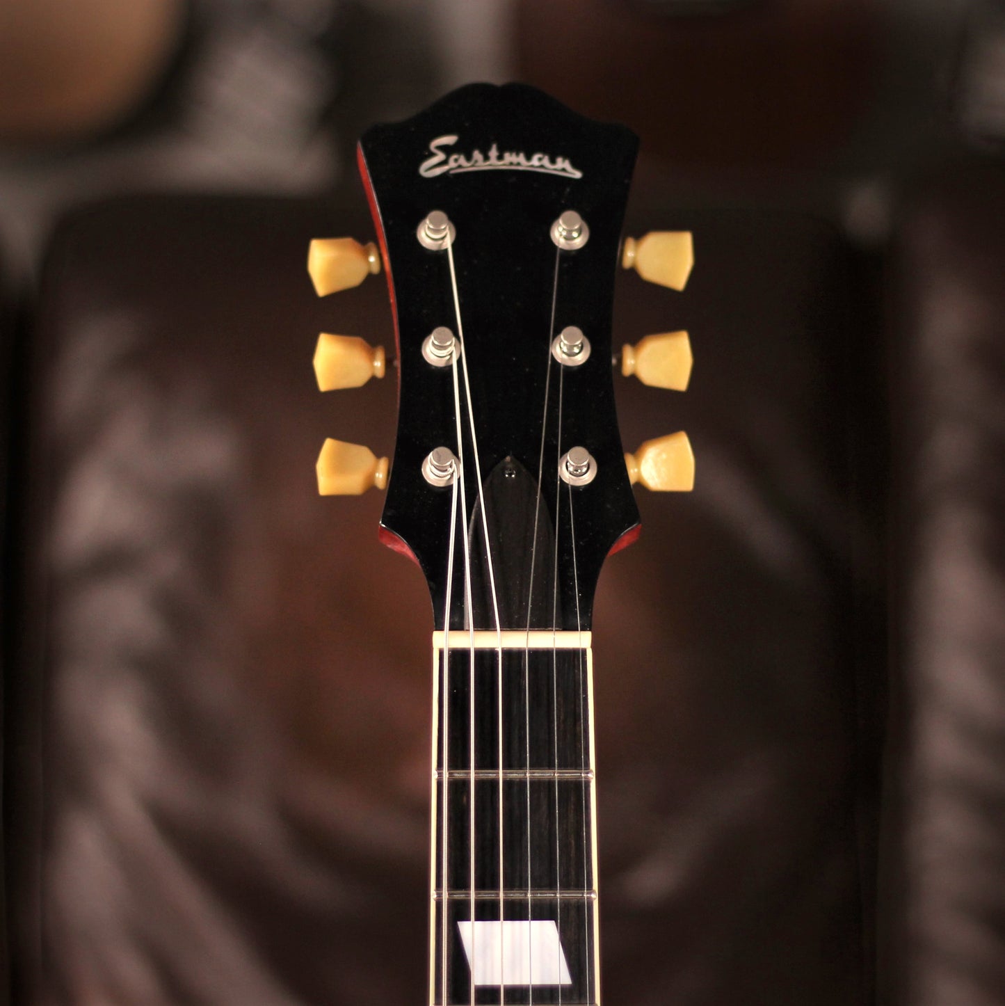Eastman T64/V-T Antique Classic