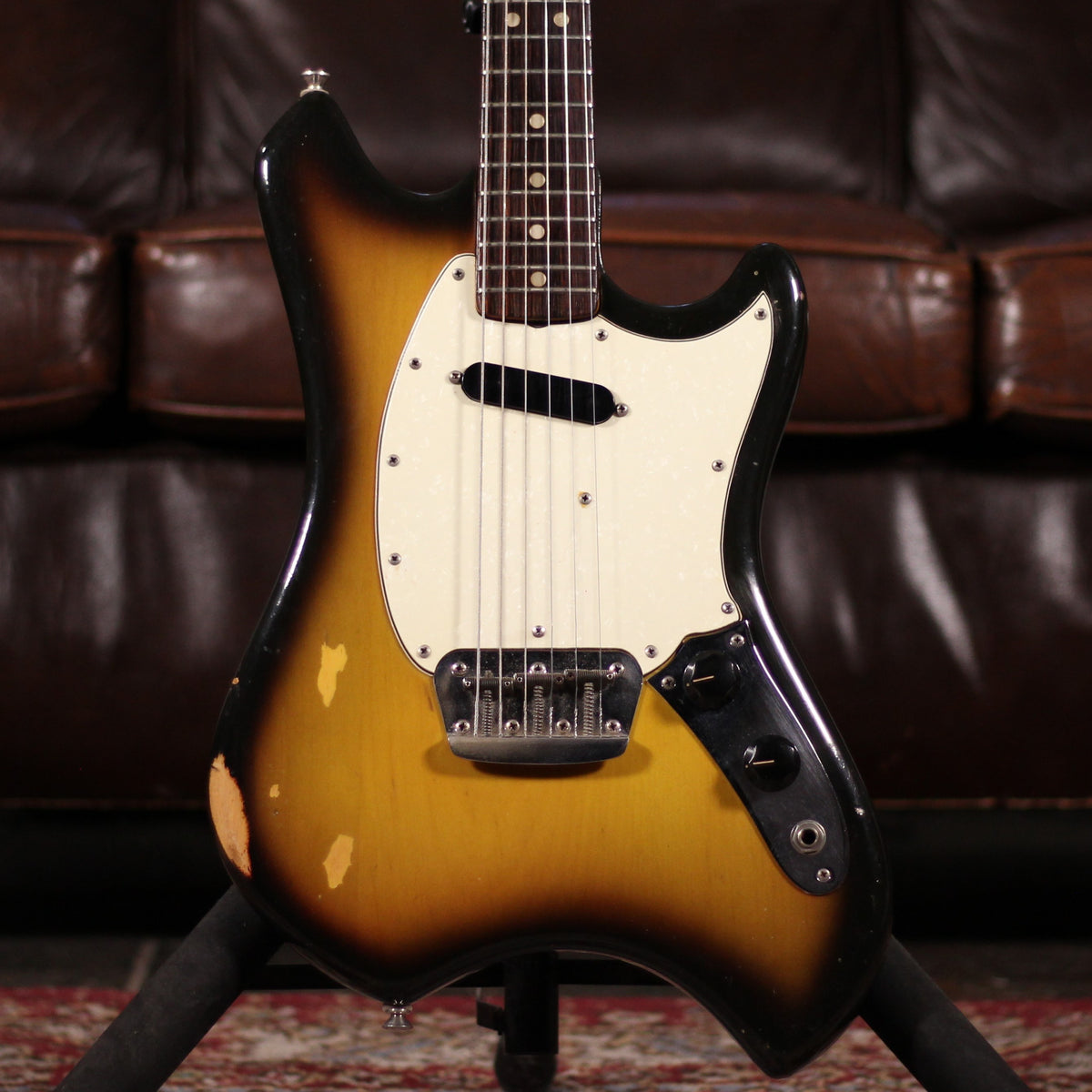 Vintage - 1969 Fender Swinger - Sunburst | Vintage Guitars Derby 