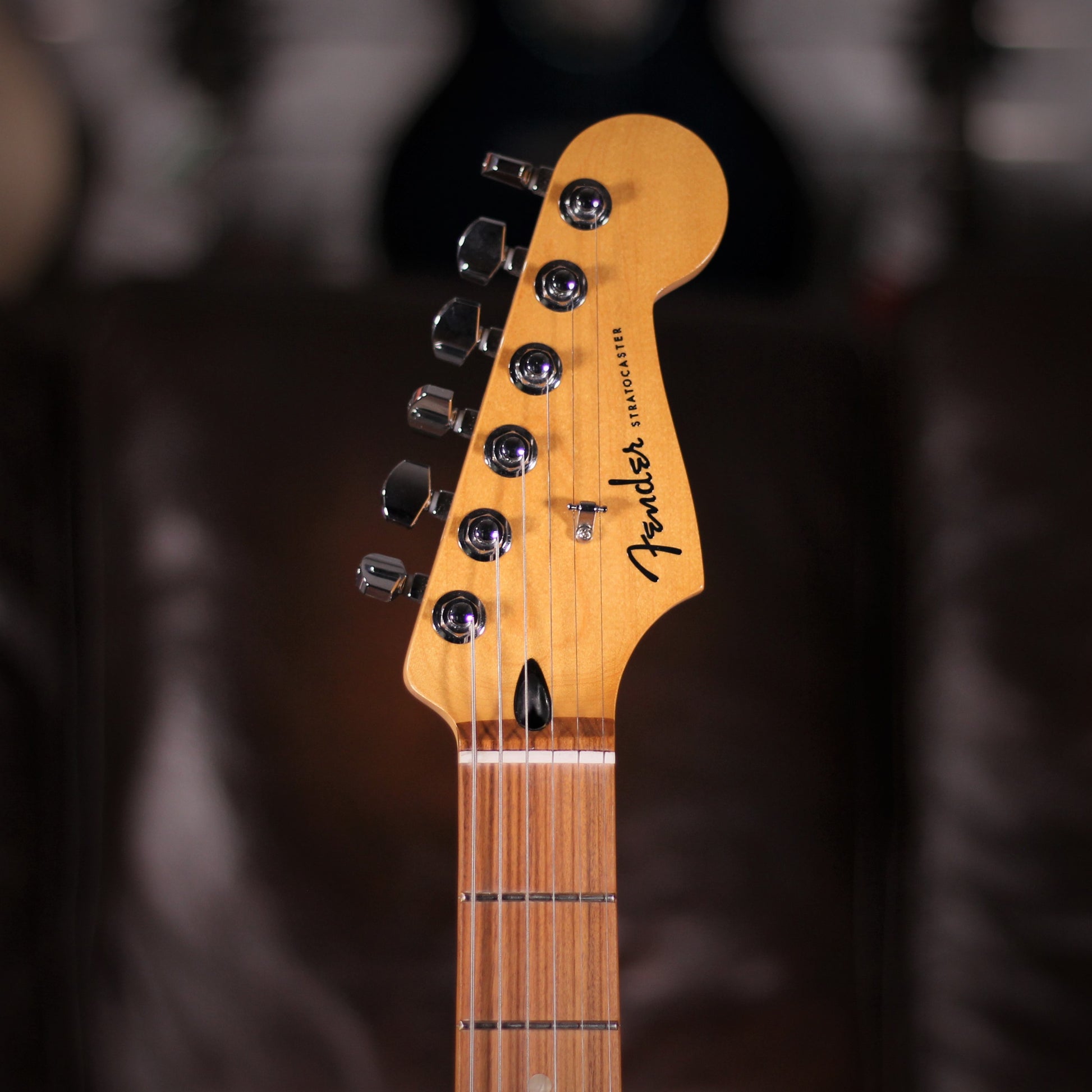 Fender Player Plus Stratocaster Sienna Sunburst headstock
