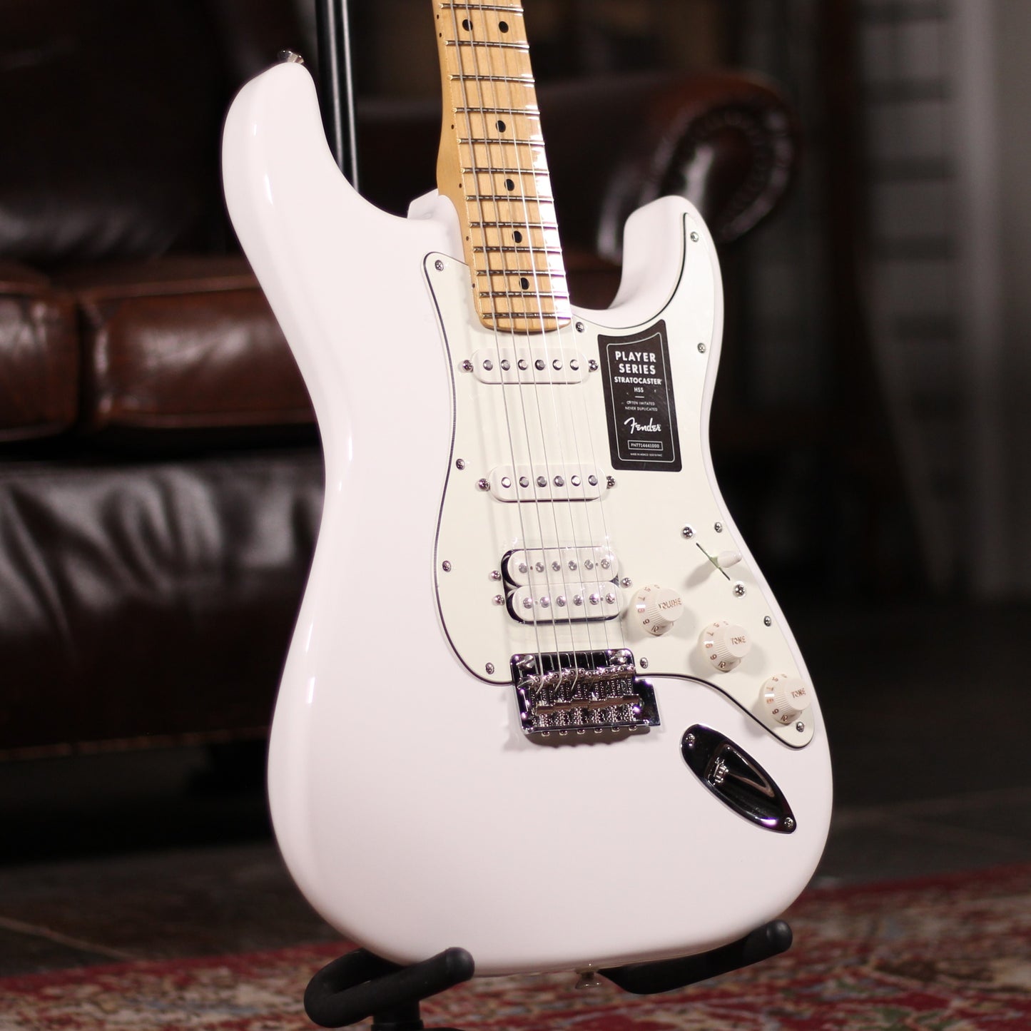 Fender Player Stratocaster HSS MN Polar White pwt