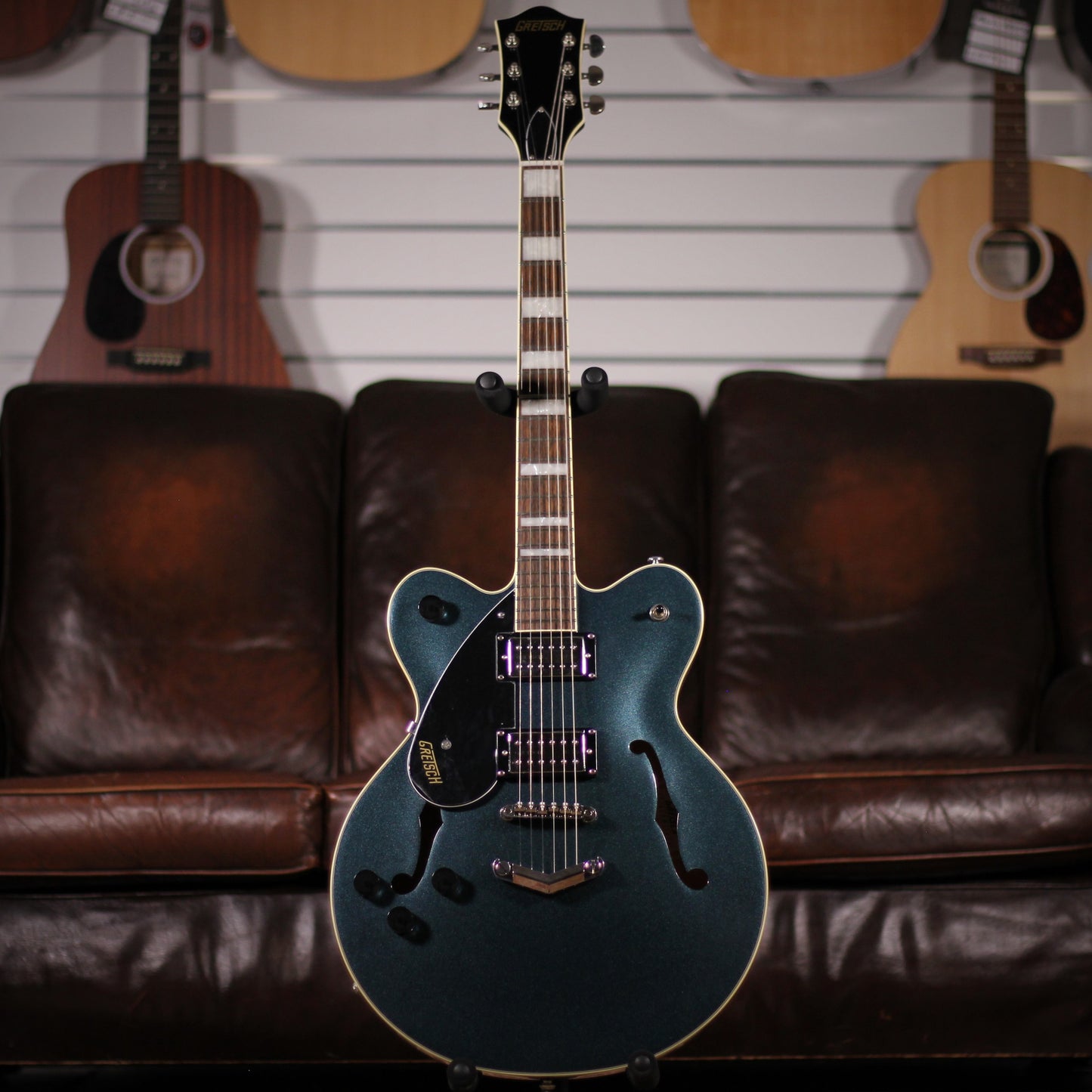 Gretsch G2622 Gunmetal Left Hand full