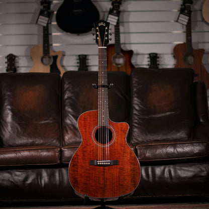 Guild OM-260CE Deluxe Blackwood full