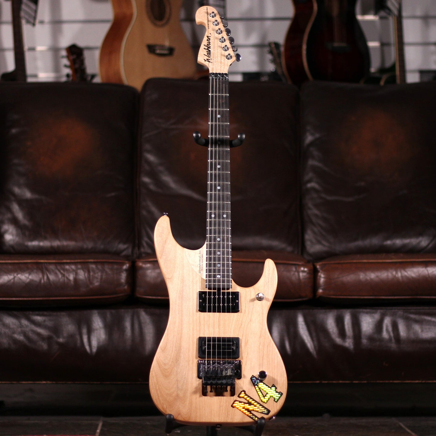 Washburn N4 Vintage Nuno Bettencourt Signature