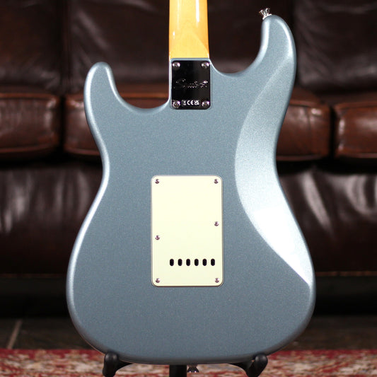 Squier 60's Limited Edition Classic Vibe Stratocaster - Ice Blue Metallic