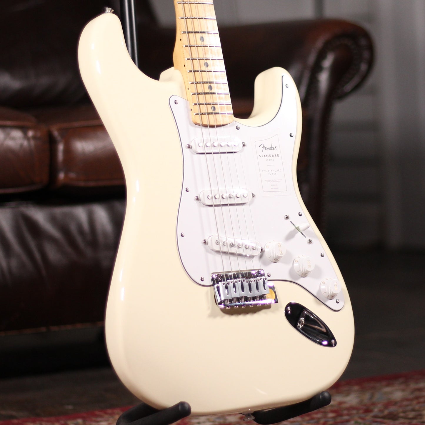 Fender Standard Stratocaster - Olympic White