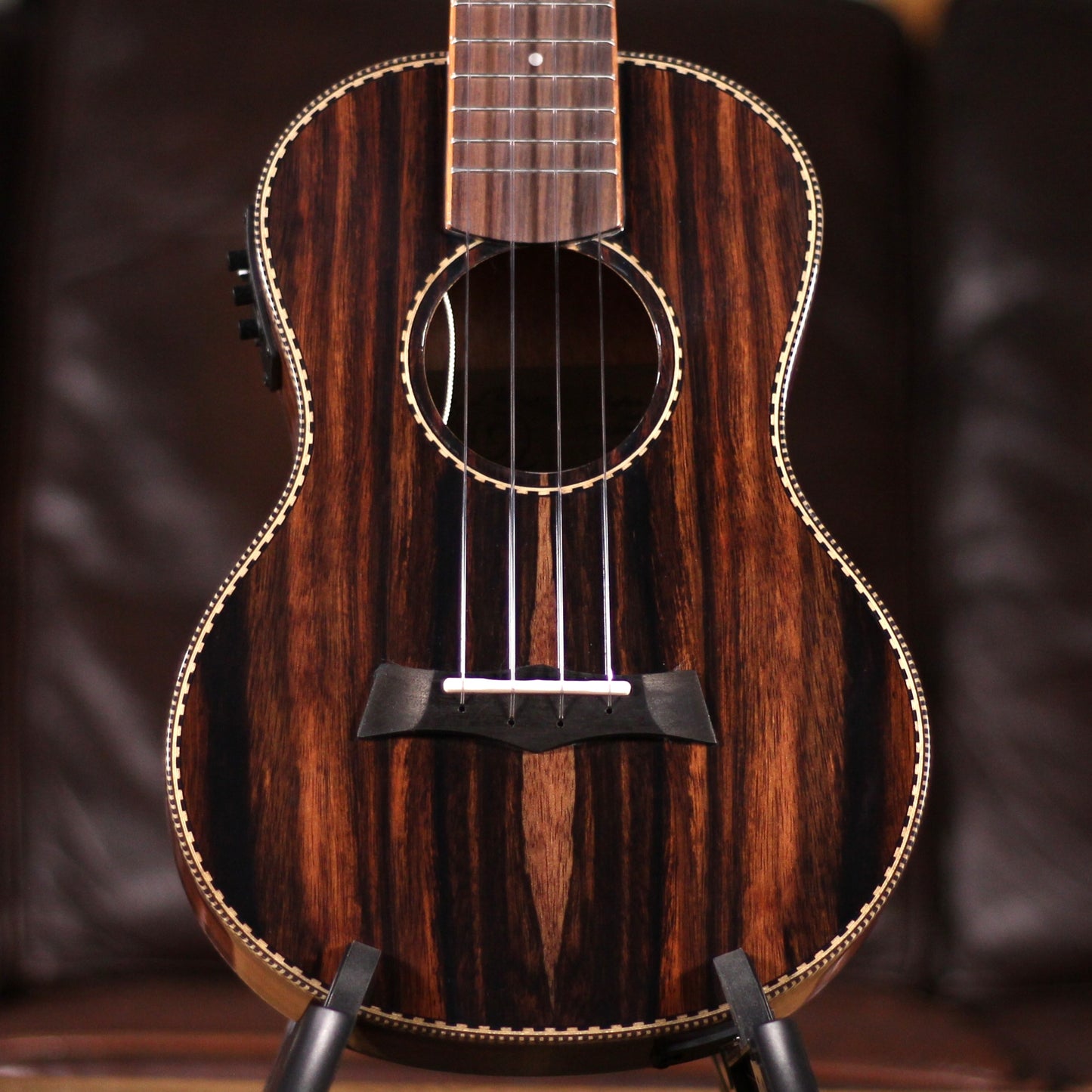 Snail UKT-E598EQ II Tenor Ukulele