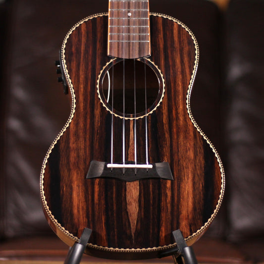 Snail UKT-E598EQ II Tenor Ukulele