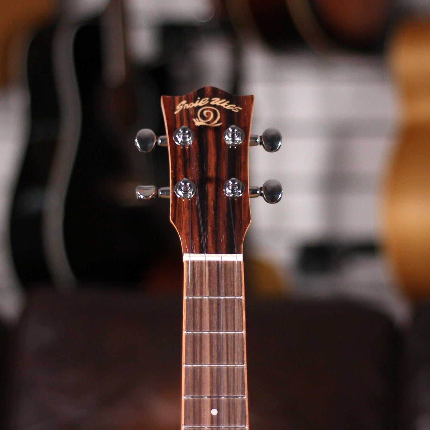 Snail UKT-E598EQ II Tenor Ukulele