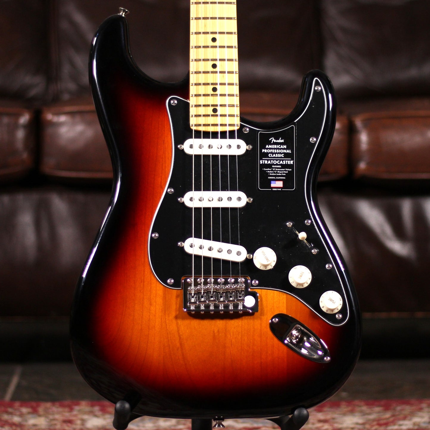Fender American Professional Classic Stratocaster - Three Tone Sunburst