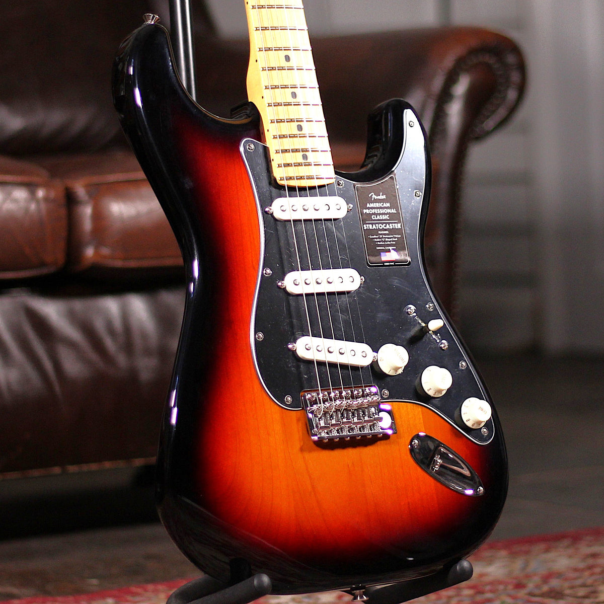 Fender American Professional Classic Stratocaster - Three Tone Sunburst
