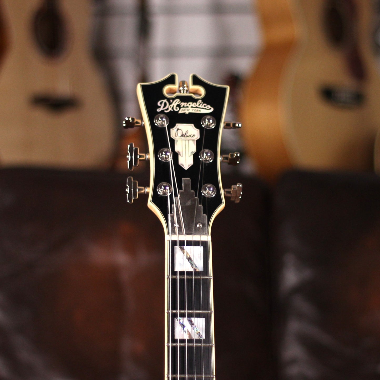 USED - D'Angelico Deluxe Bedford Desert Gold