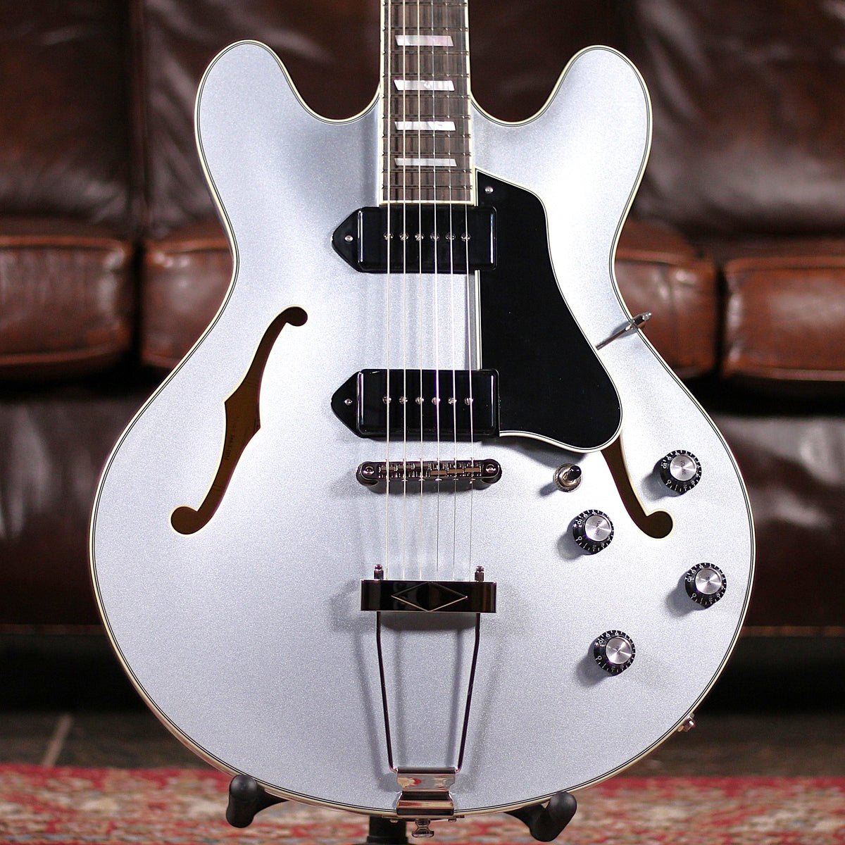 Eastman, 16" Hollow Thinline, Tonerider P90, Trapeze, Iced Blue