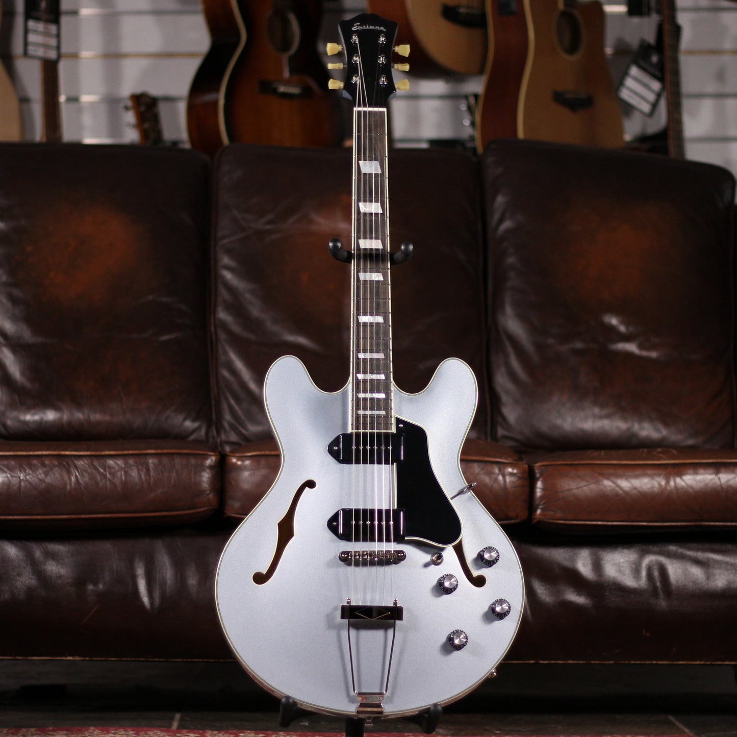 Eastman, 16" Hollow Thinline, Tonerider P90, Trapeze, Iced Blue