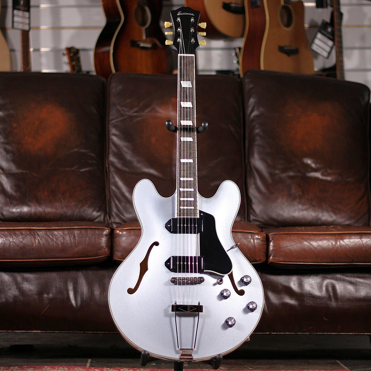 Eastman, 16" Hollow Thinline, Tonerider P90, Trapeze, Iced Blue