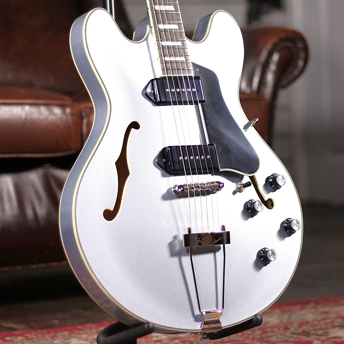 Eastman, 16" Hollow Thinline, Tonerider P90, Trapeze, Iced Blue