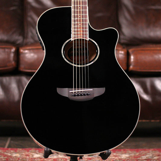 Yamaha APX 600 - Black
