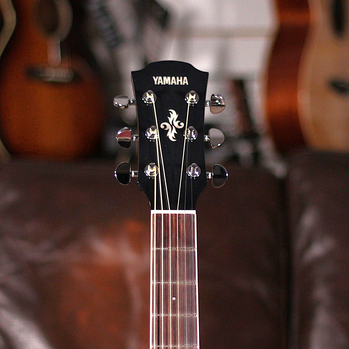 Yamaha APX 600 - Black