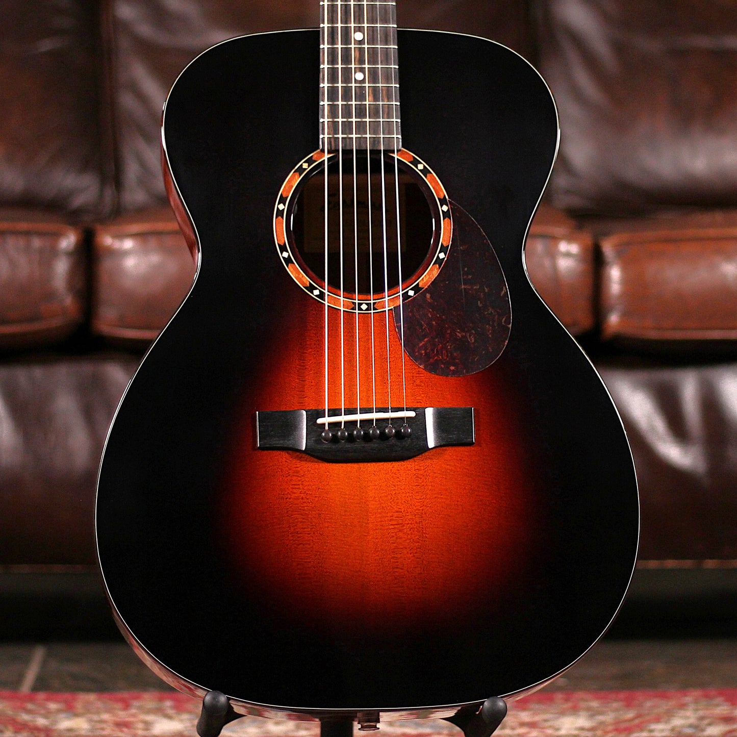 Eastman E2OM-DLX-SB