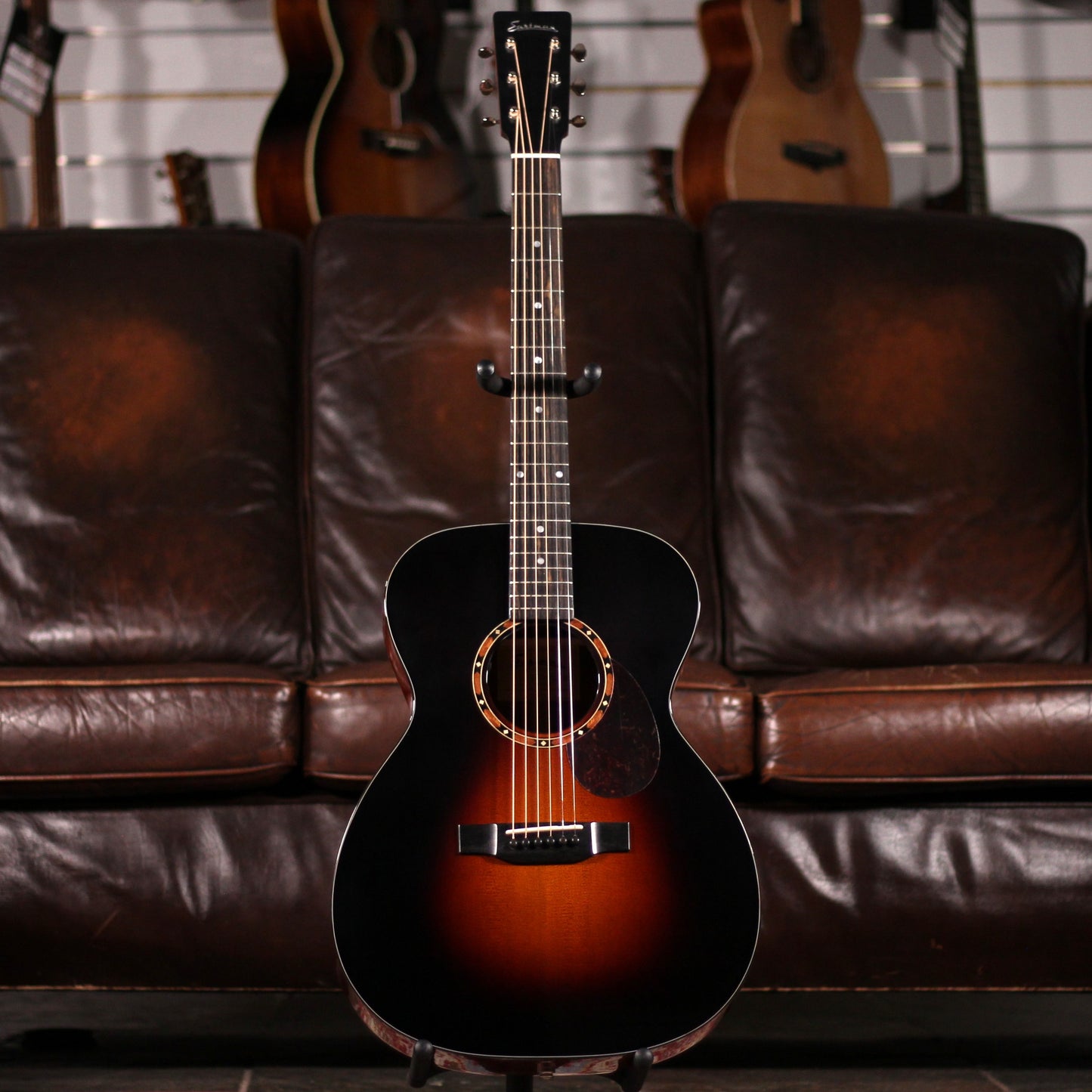 Eastman E2OM-DLX-SB