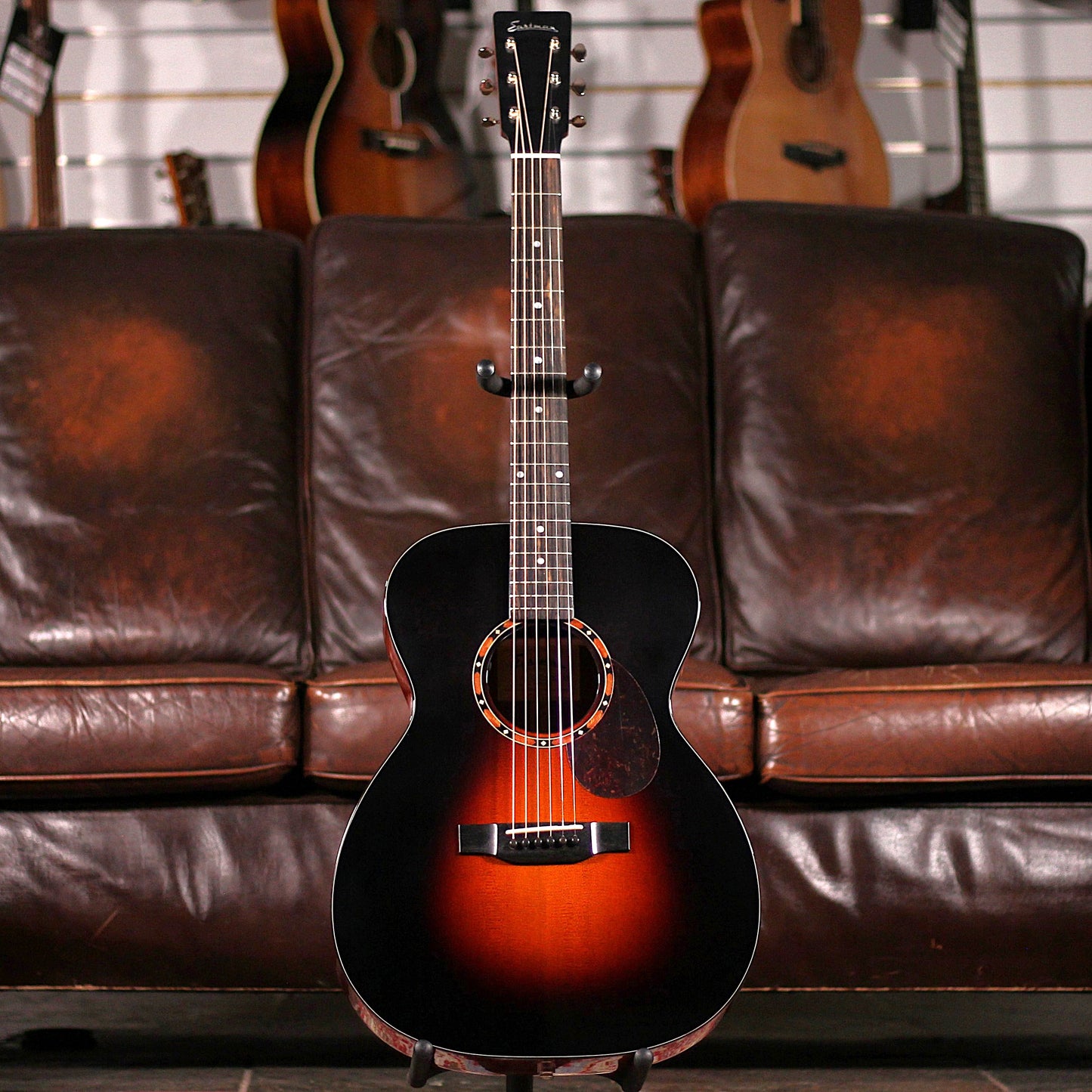 Eastman E2OM-DLX-SB