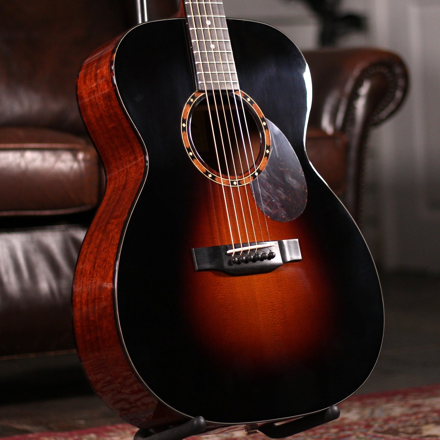 Eastman E2OM-DLX-SB