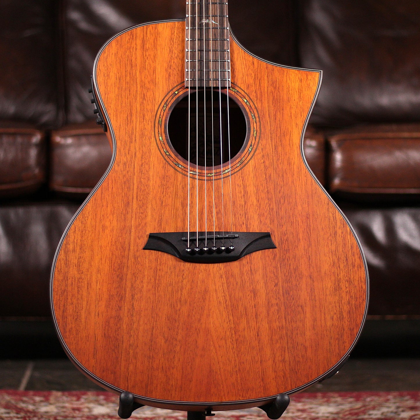 Bromo Tahoma Electro Acoustic Hillside Cutaway BAT4MCE