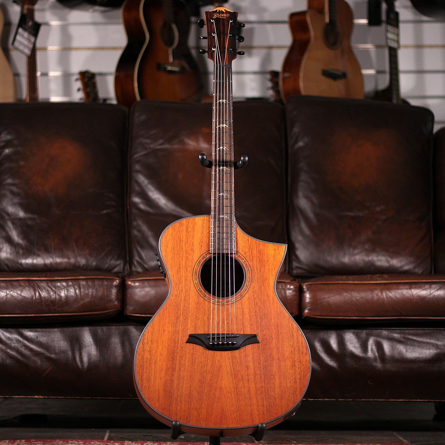 Bromo Tahoma Electro Acoustic Hillside Cutaway BAT4MCE