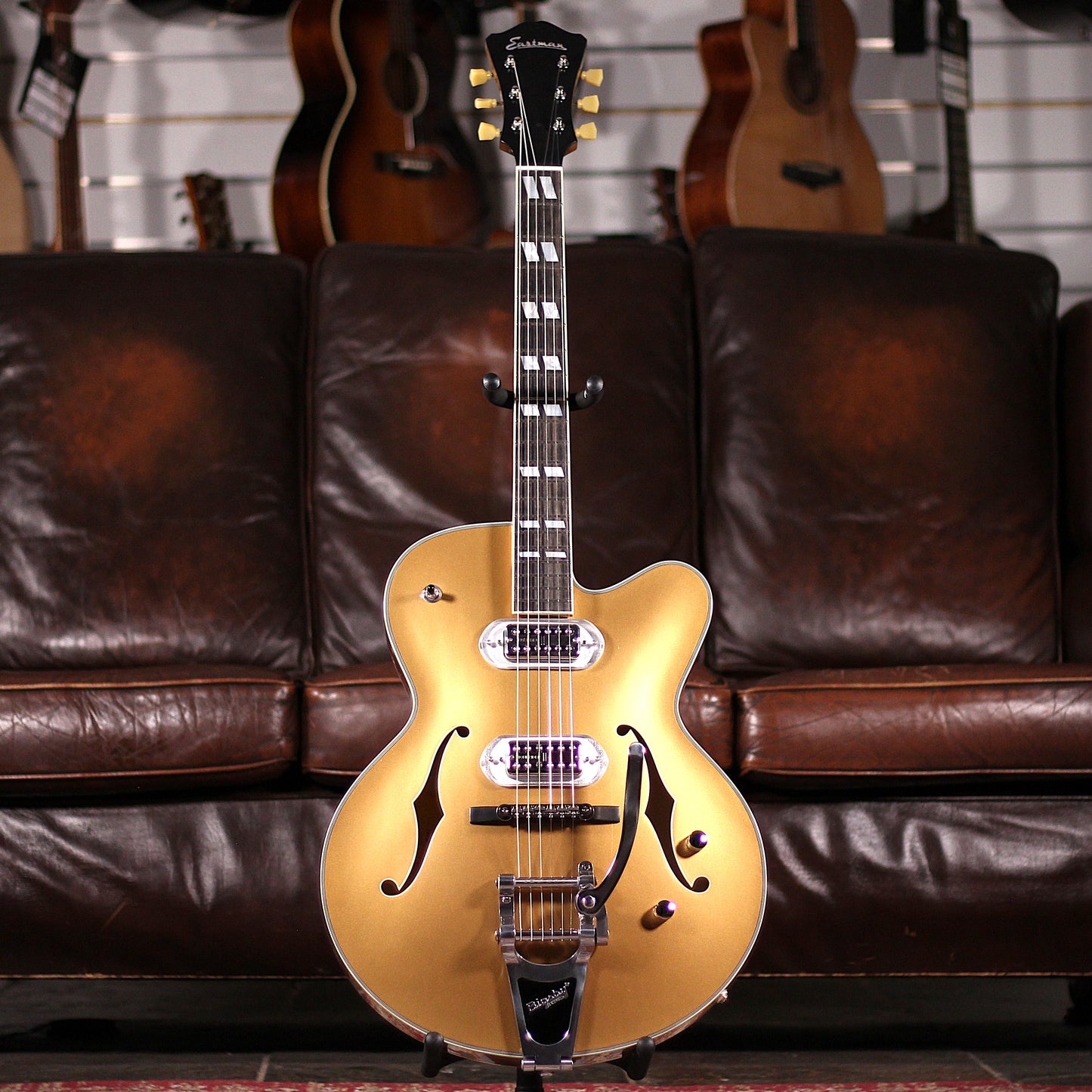 Eastman T58-GD Gold Archtop Tonerider Bigsby