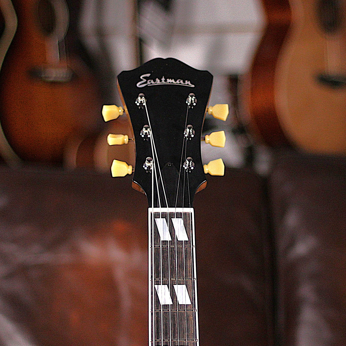Eastman T58-GD Gold Archtop Tonerider Bigsby