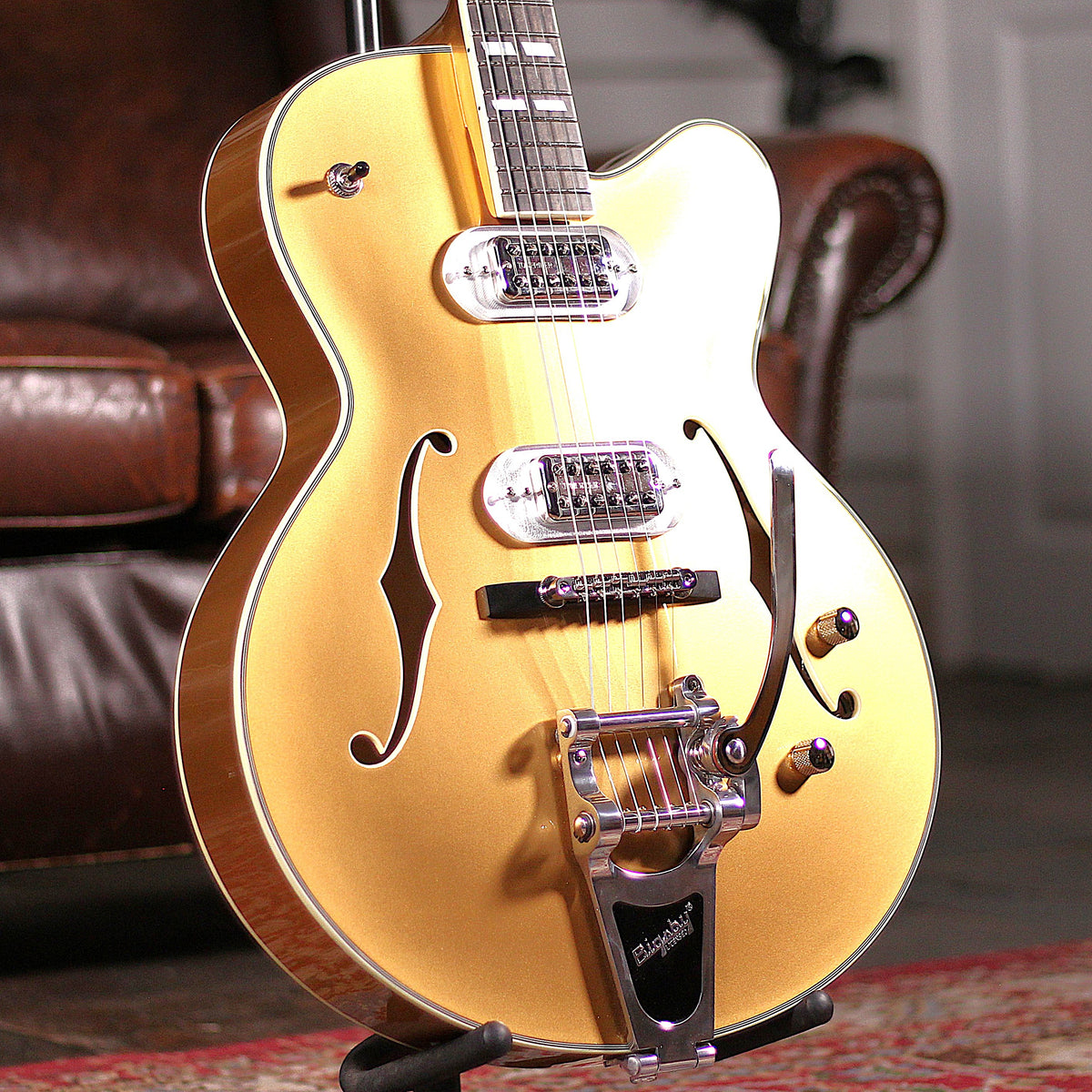 Eastman T58-GD Gold Archtop Tonerider Bigsby