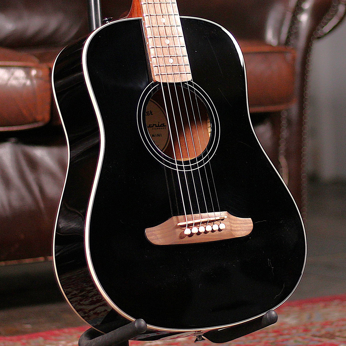 Fender California Standard Redondo™ Mini with Bag - Black