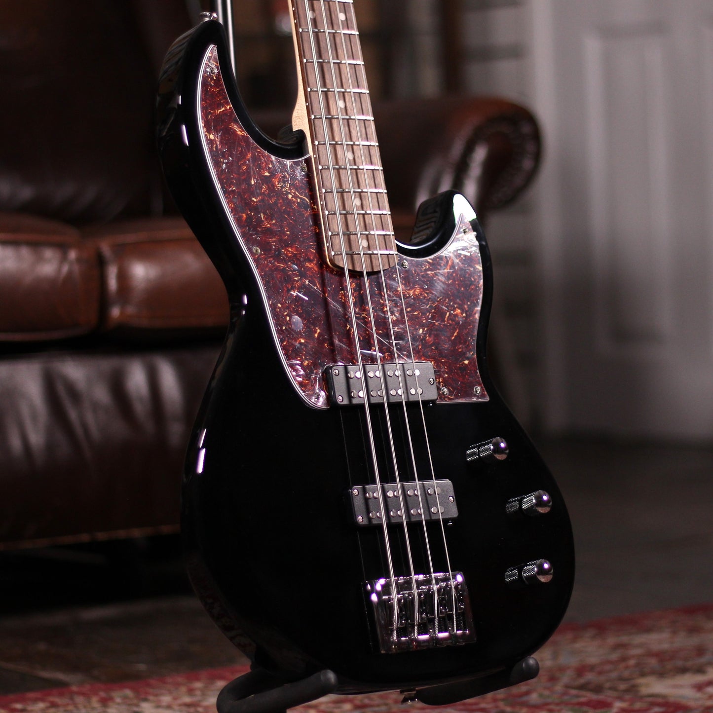 Shergold Libertine Standard Black Bass