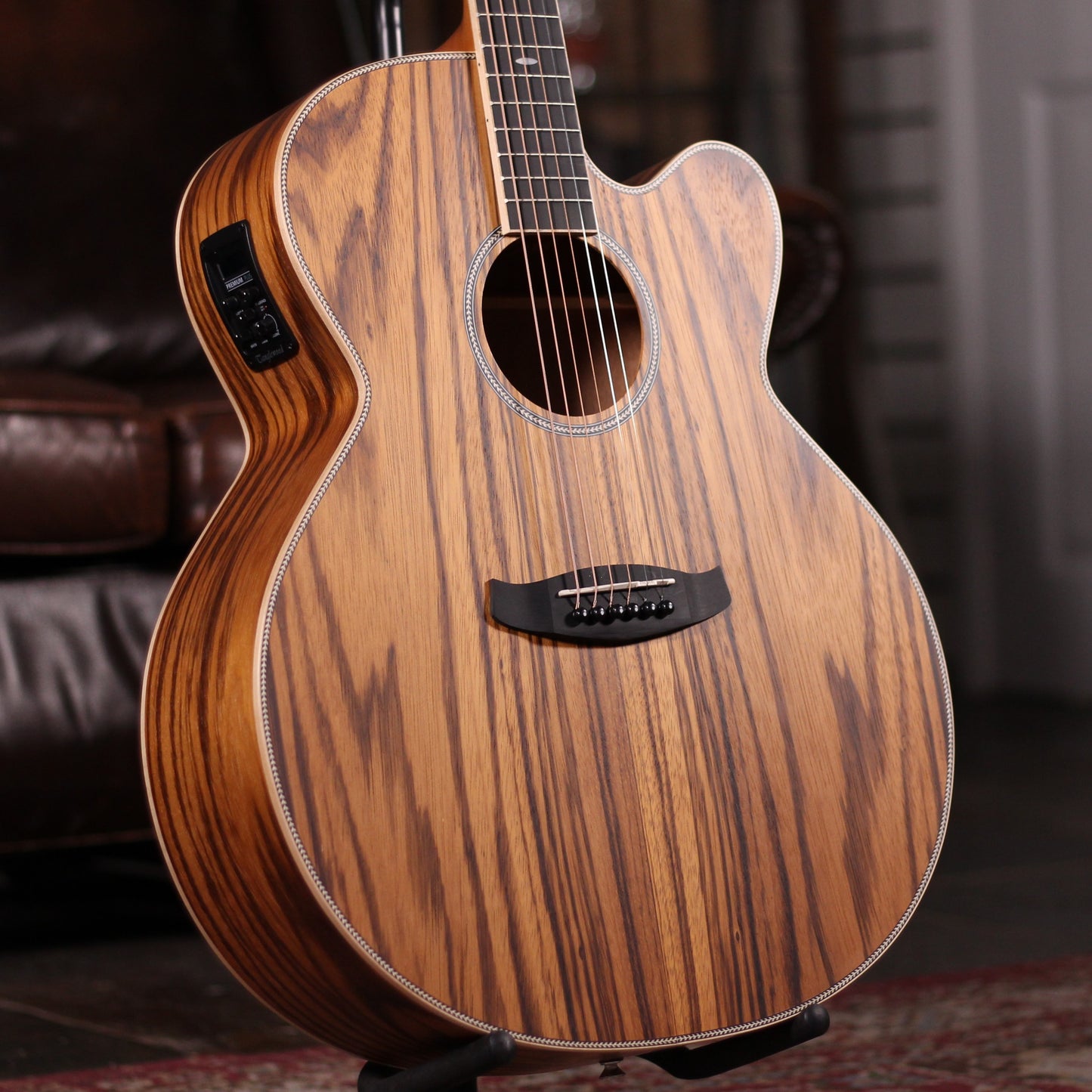Tanglewood TRU7CEAZ Jumbo