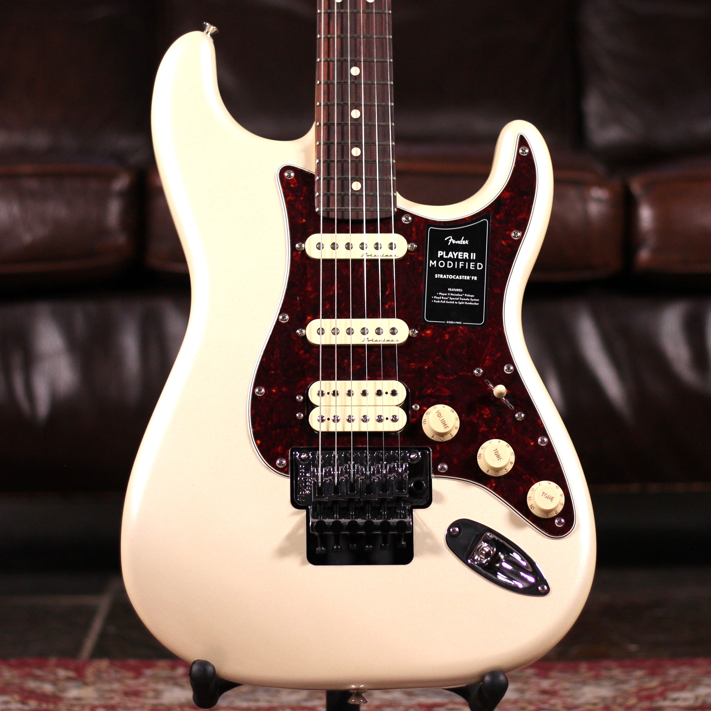 ギター Fender Player II Modified Stratocaster Fender Player II Modified Stratocaster® HSS (Dusk) with Case