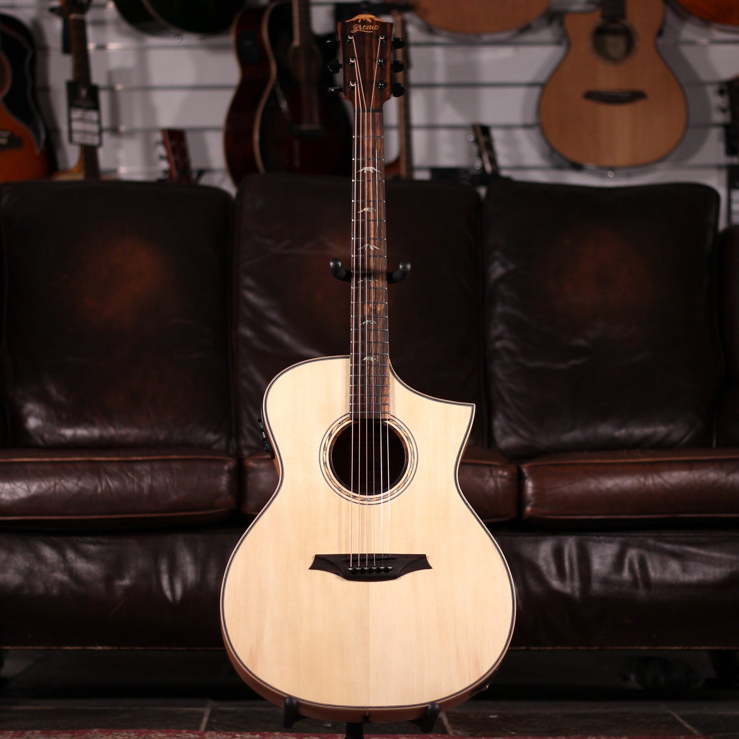 Bromo Tahoma Electro Acoustic Hillside Cutaway BAT4CE