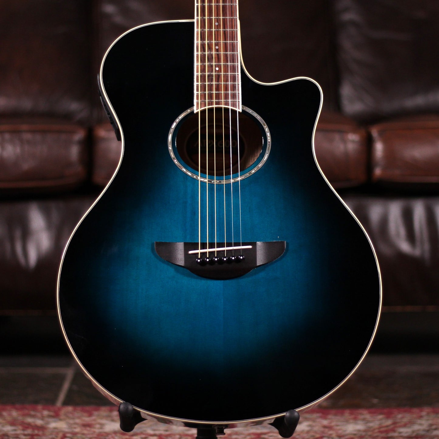 Yamaha APX 600 Oriental Blue Burst