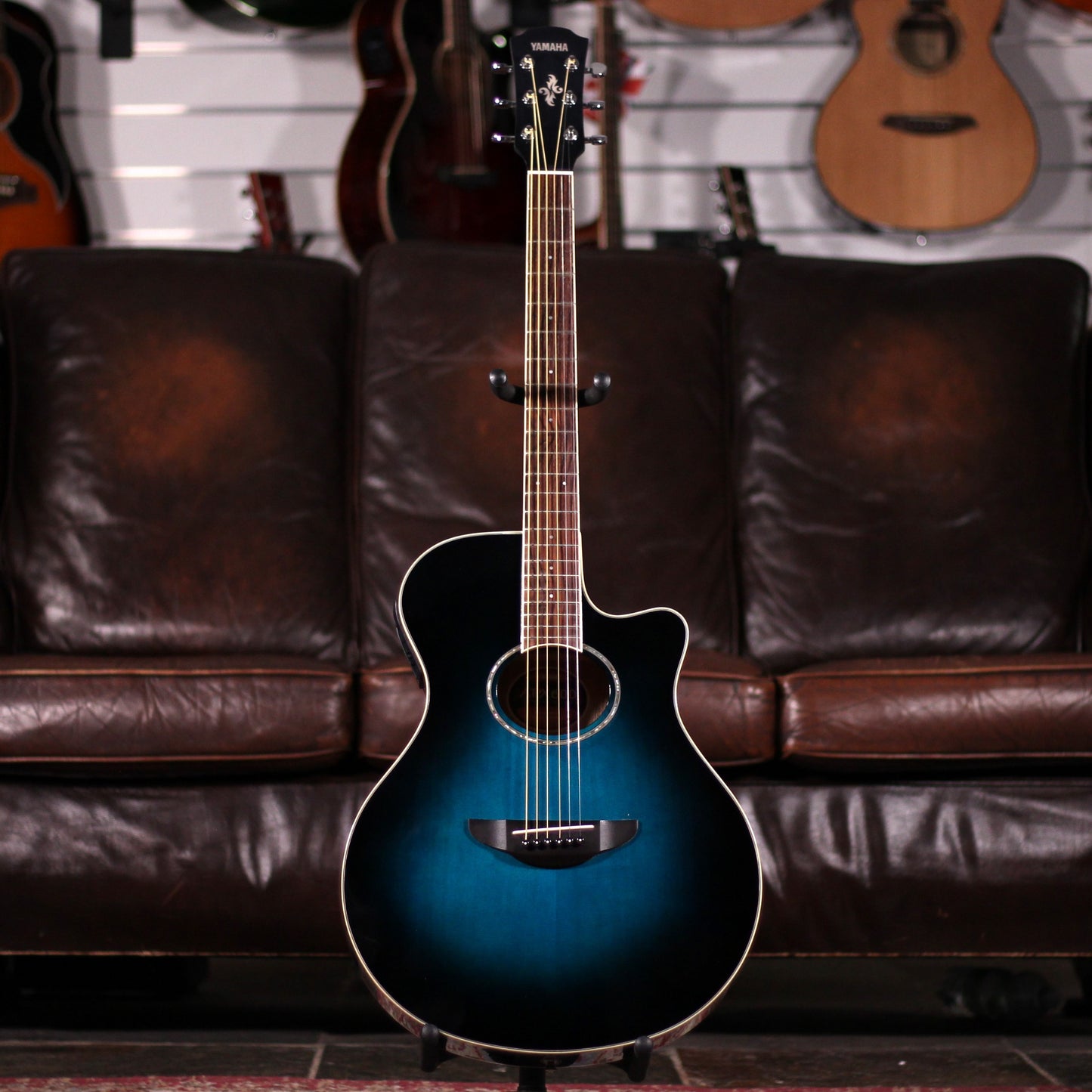Yamaha APX 600 Oriental Blue Burst