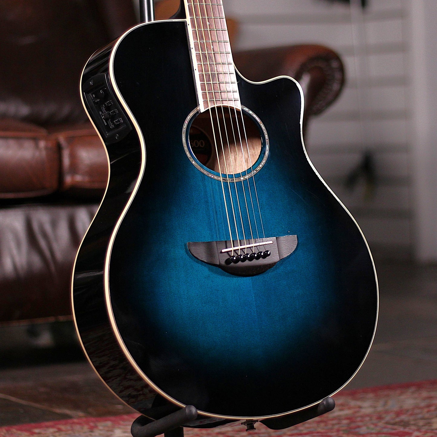 Yamaha APX 600 Oriental Blue Burst