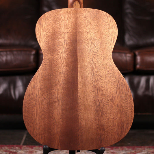 Sigma 000ME Electro Acoustic Guitar Natural